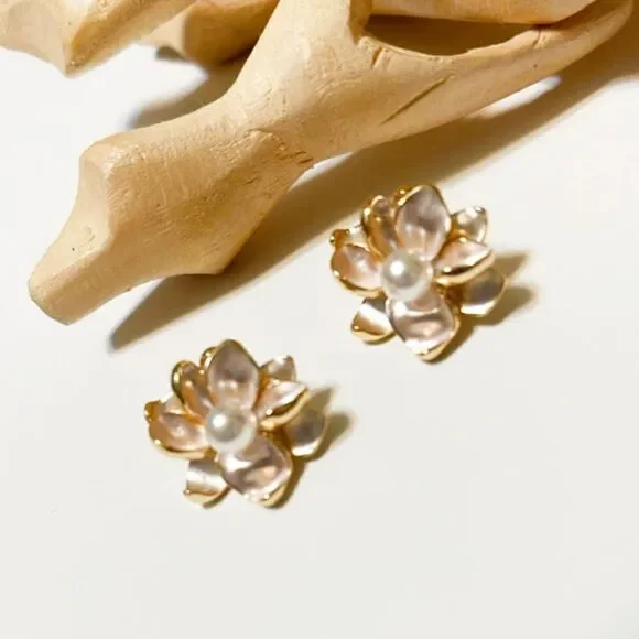 Boho pearl flower earrings #592 - Picture 3 of 6